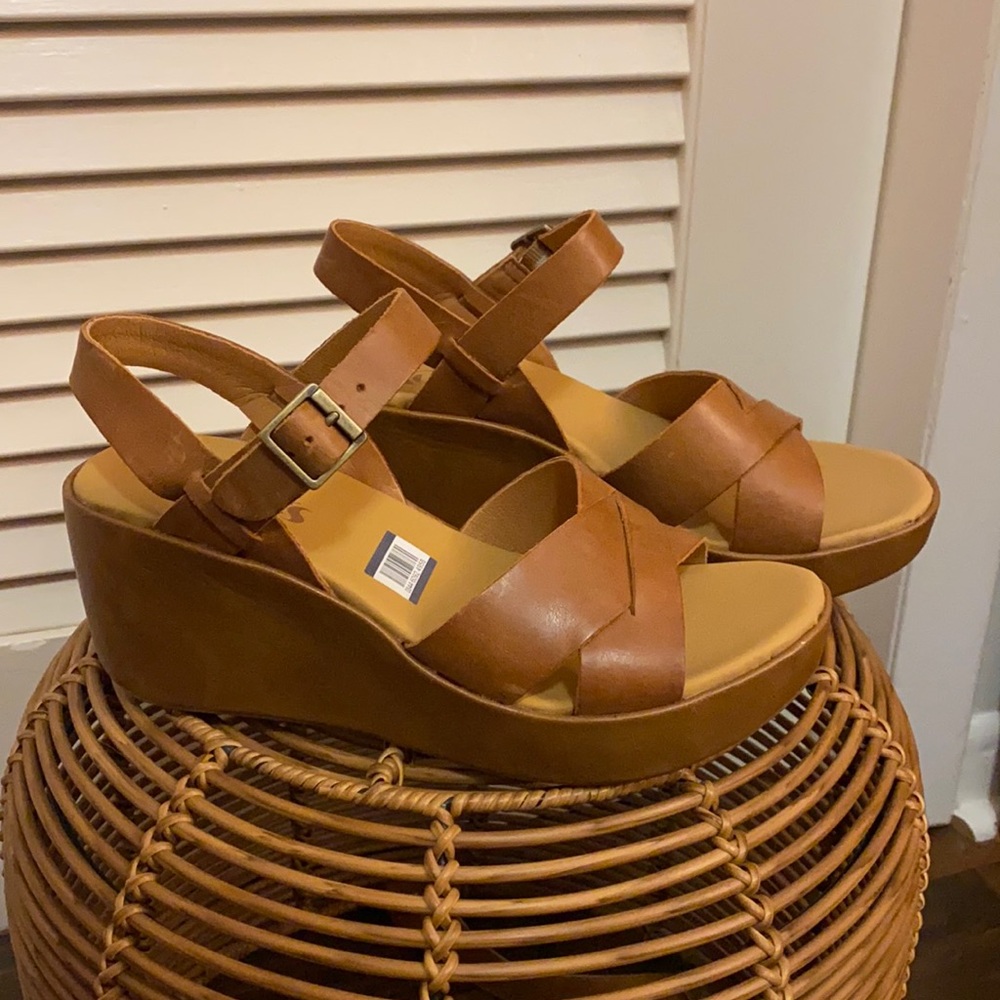 KORKS - Brand New - Brown Leather Wedge Sandals 7